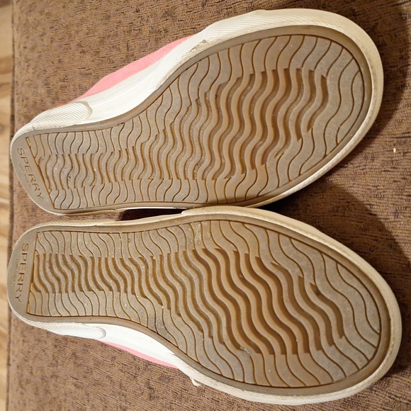 Pink and white Sperry slip-on shoes - Picture 3 of 3